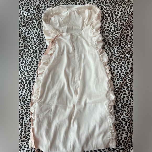 Oh Polly Satin Strapless Mini Dress - Picture 3 of 4